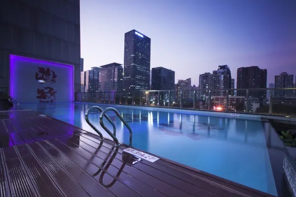 【深圳大中華希爾頓酒店】福田中心Hilton旗下酒店 大中華希爾頓酒店住宿+自助餐優惠 附上地址+交通 12 深圳大中華希爾頓酒店泳池