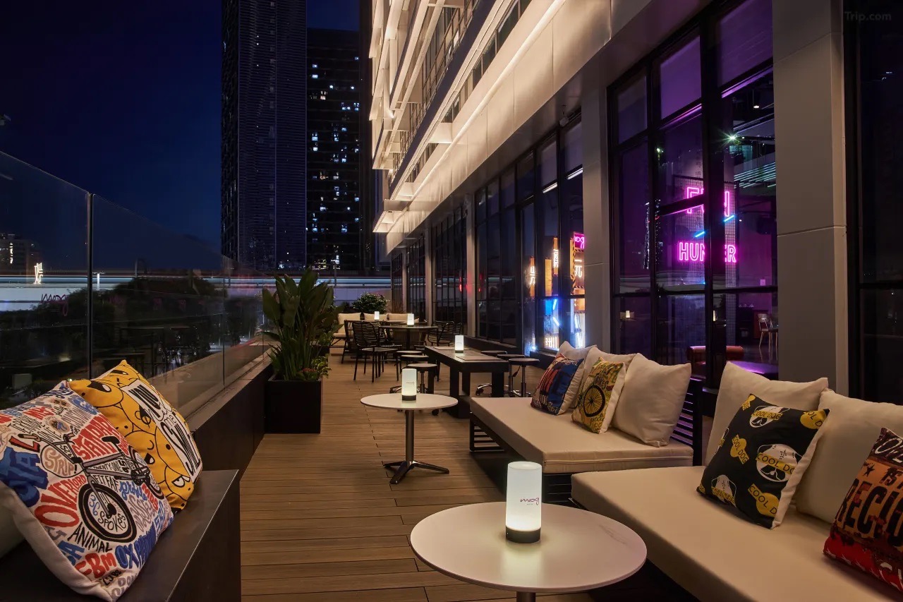 【深圳北站Moxy酒店】有哈利波特禁忌森林套票!Marriott旗下 近深圳北站/附交通方式 7 深圳北站moxy酒店外面