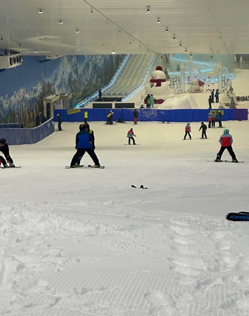 【珠海滑雪場】珠海萬雪匯10月1日正式開幕珠海首間滑雪場!不限時滑雪低至$282 附交通和收費 5 珠海萬雪匯雪場