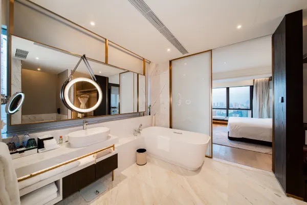 【深圳南山深鐵皇冠假日酒店/Crowne Plaza Shenzhen Nanshan】深大地鐵上蓋 自助餐/套票/交通詳情 5 深圳南山深鐵皇冠假日酒店客房
