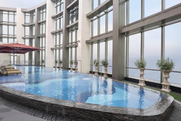 【珠海瑞吉酒店】近橫琴口岸/免費班車直達長隆 低價入住Marriott旗下奢華酒店 9 珠海瑞吉酒店泳池