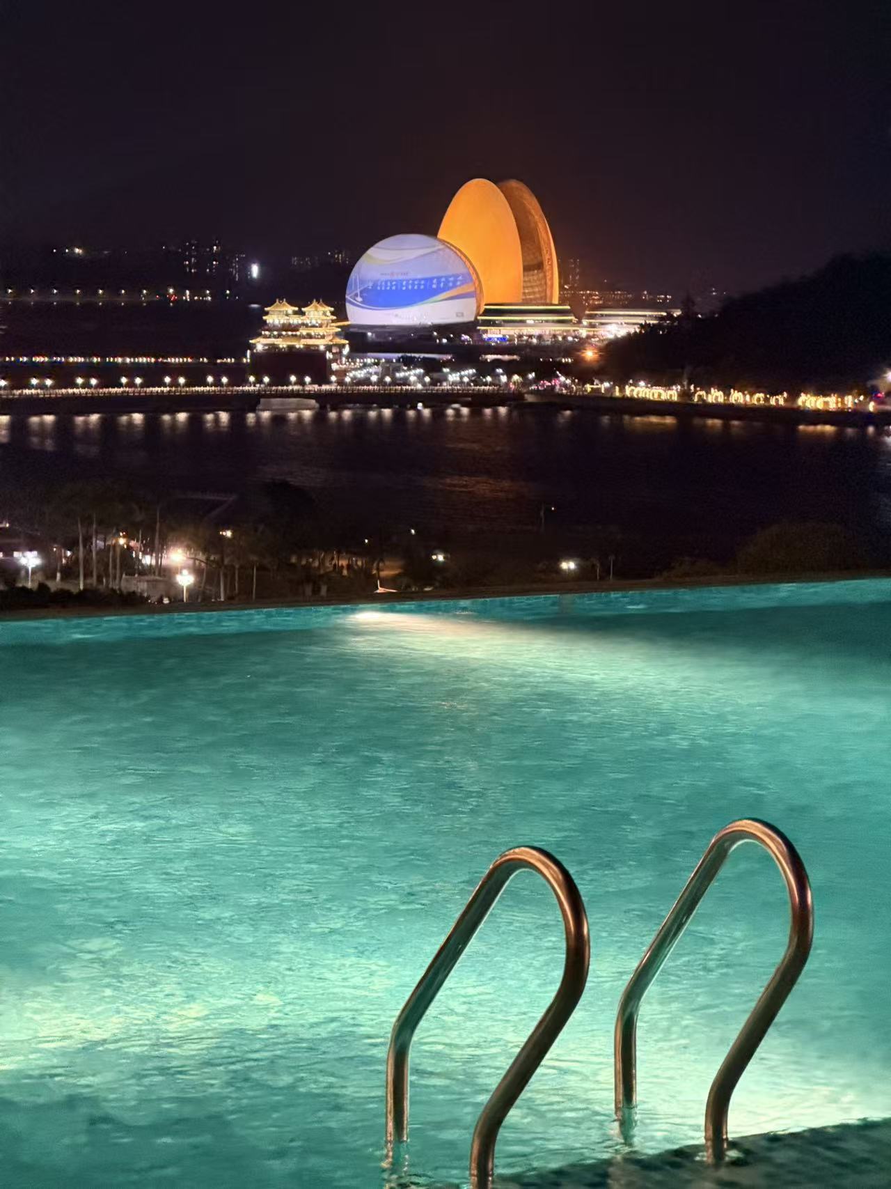 【珠海望海樓酒店/Grand Ocean View Hotel Zhuhai】270度海景日出/無邊泳池/日月貝 附上交通攻略+自助餐套票優惠 14 珠海望海樓酒店無邊泳池